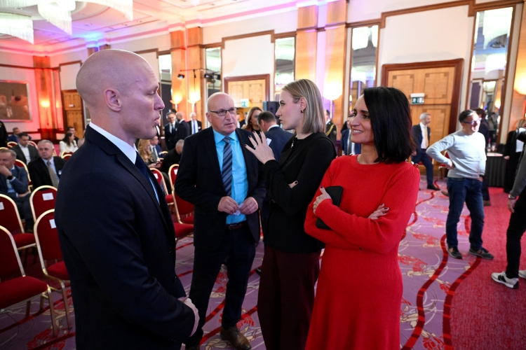 27 konferencija_obrana8-051125.jpg